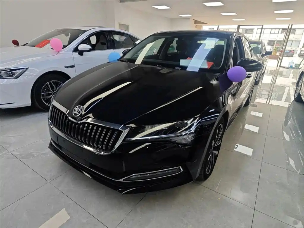 SKODA SUPERB