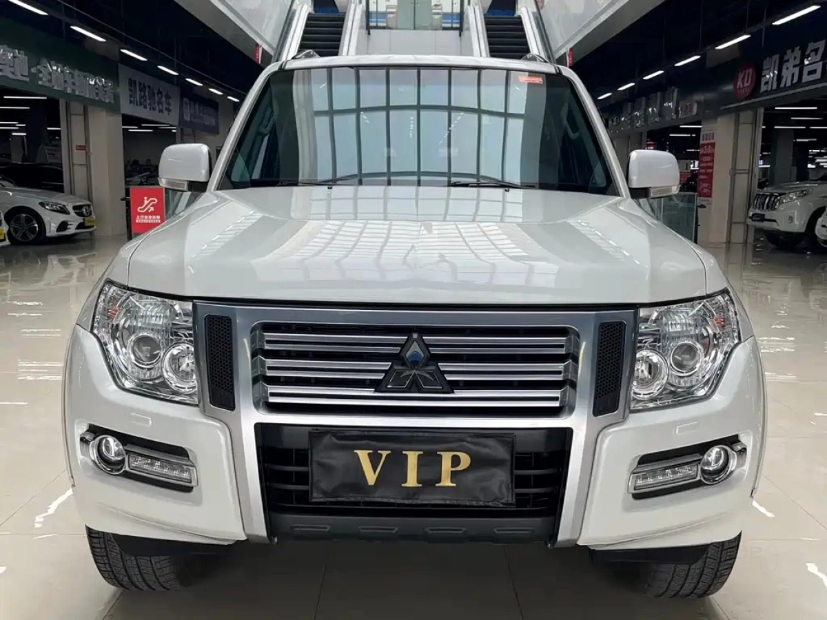 MITSUBISHI PAJERO IMPORT