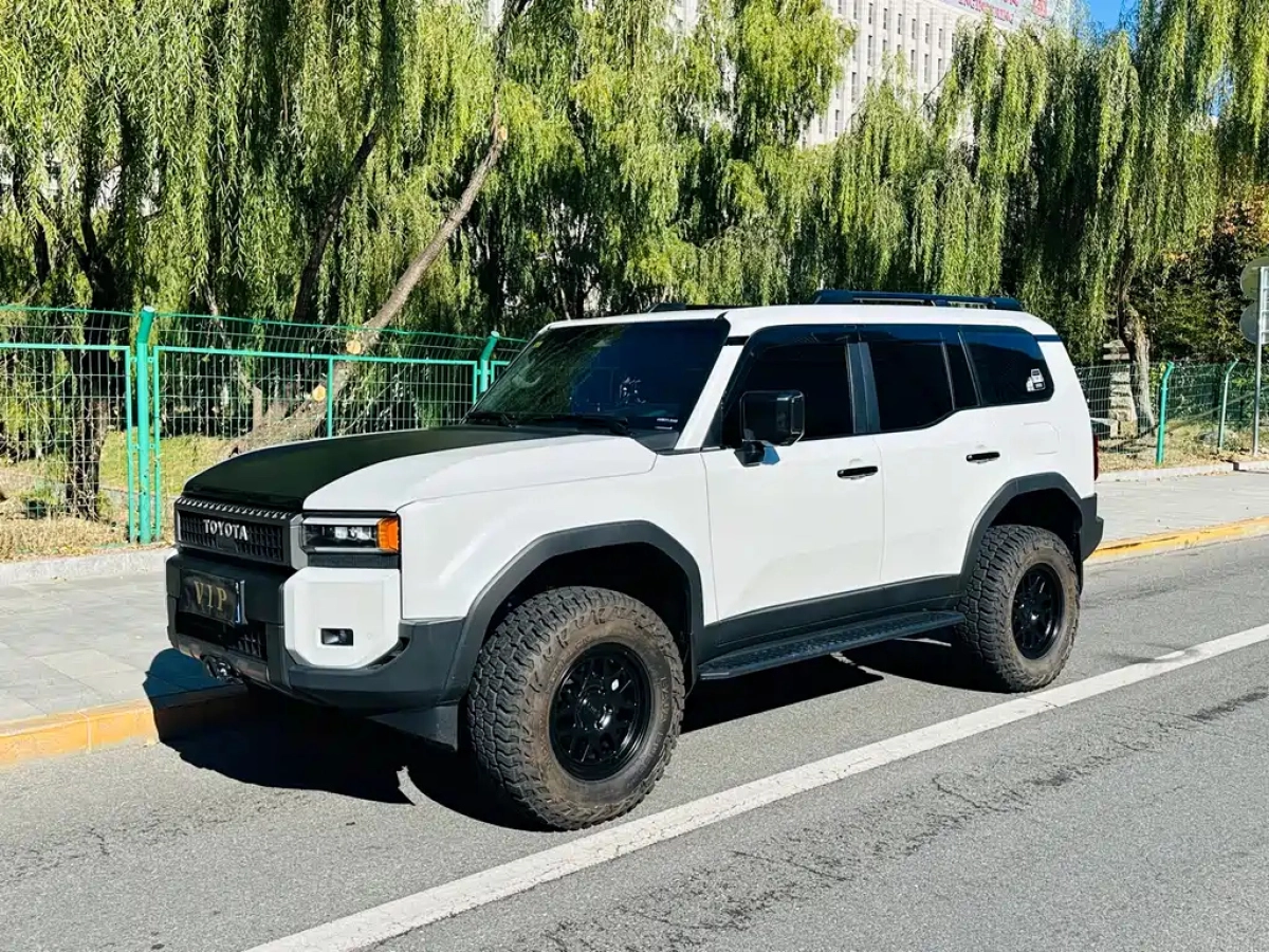TOYOTA PRADO