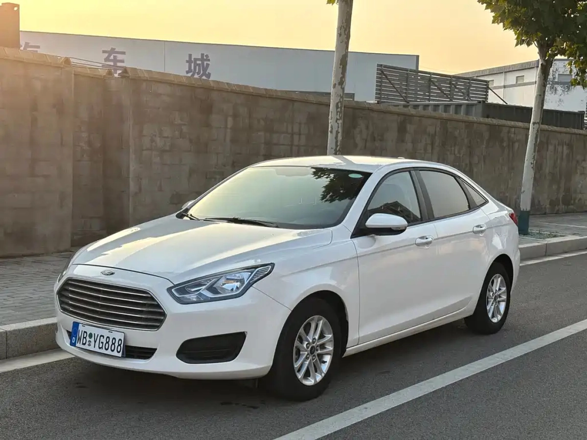 FORD FOCUS CLASSIC  2020