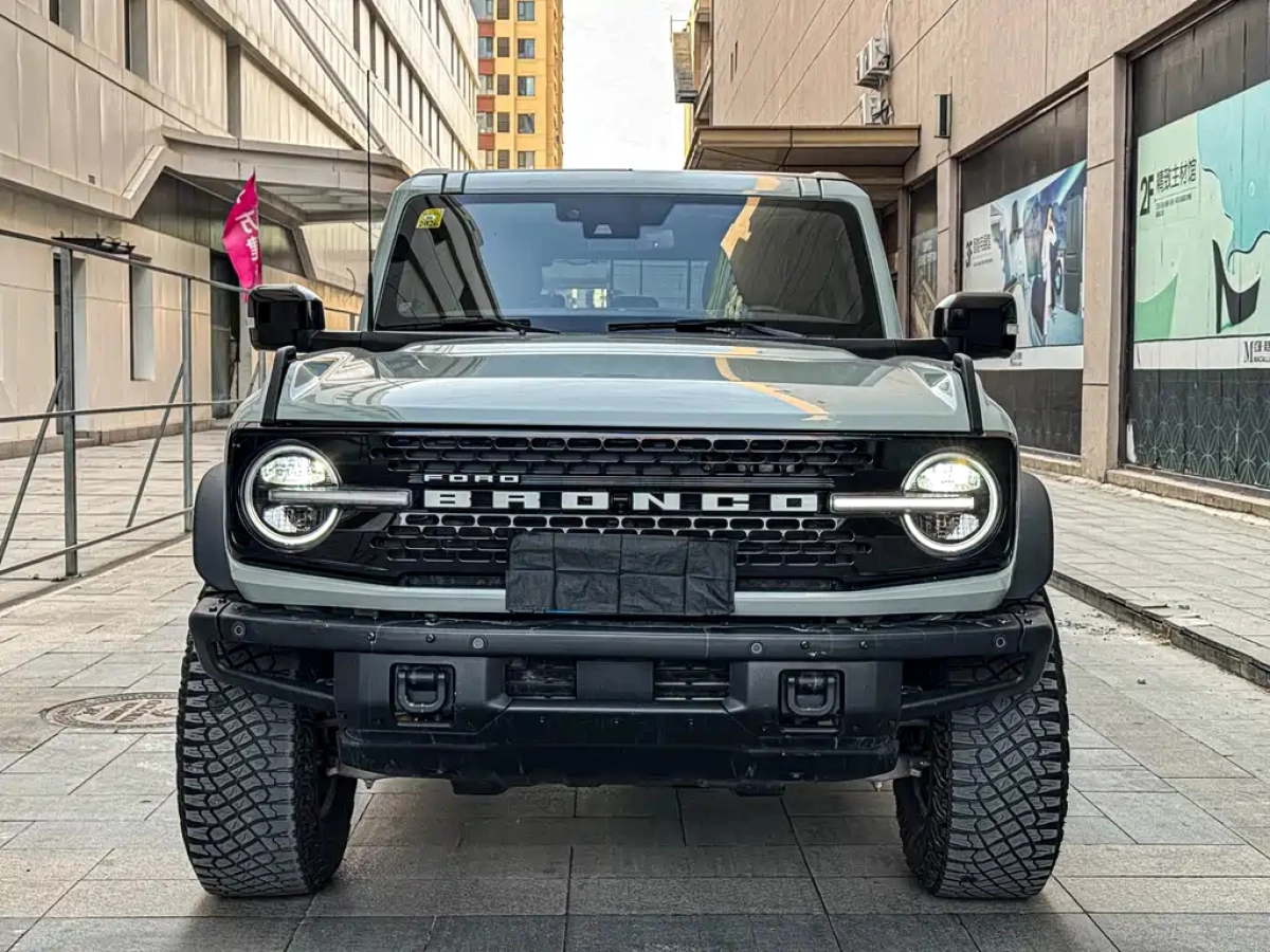 FORD BRONCO