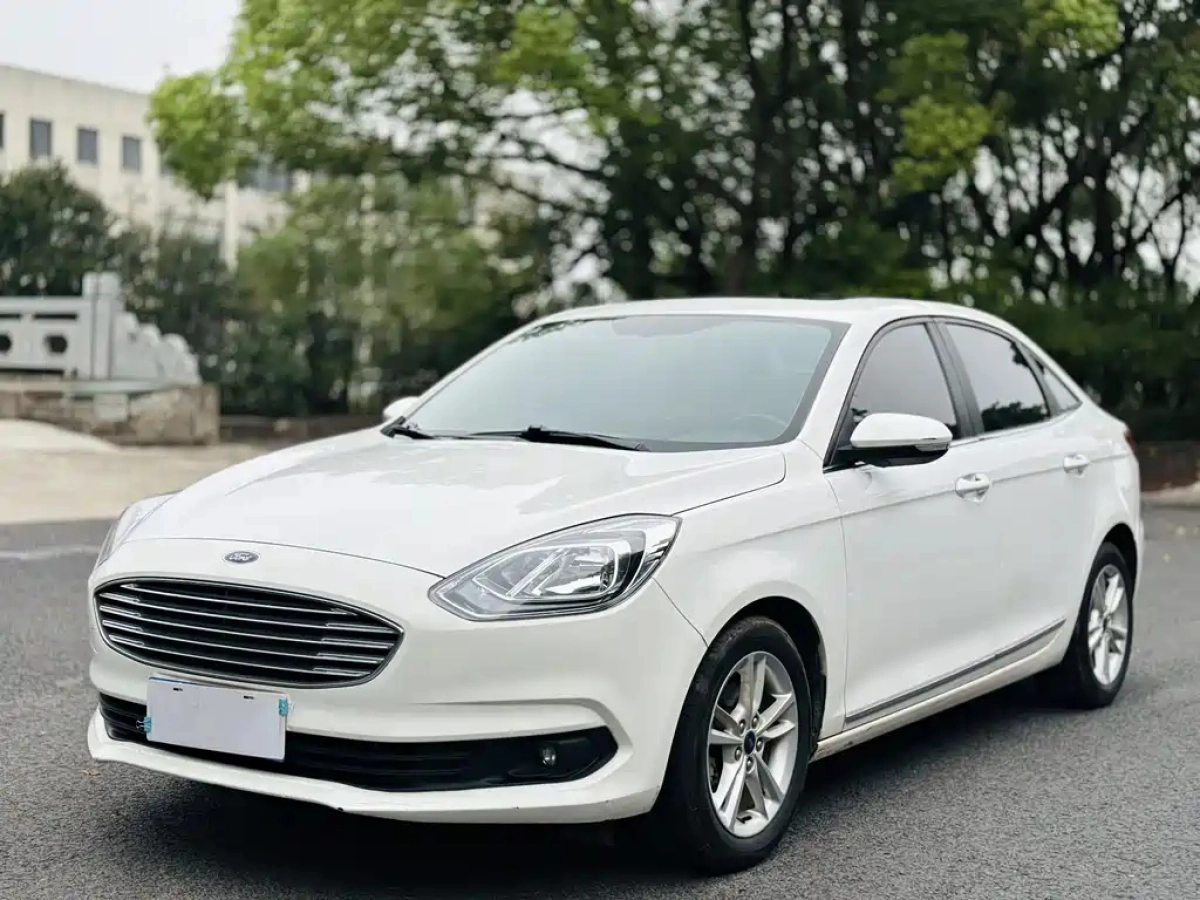 FORD FOCUS CLASSIC  2019