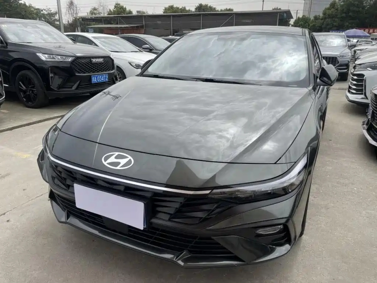 HYUNDAI ELANTRA