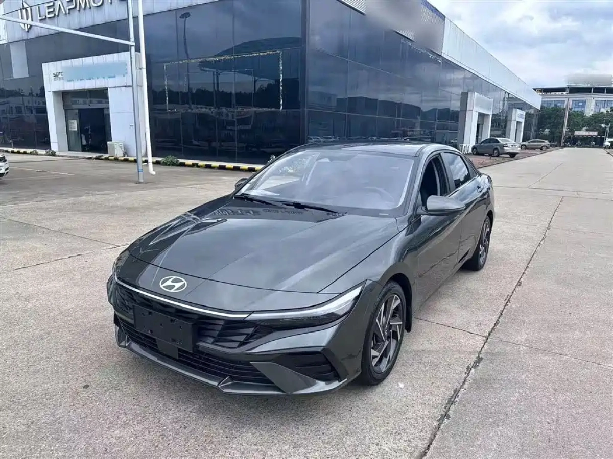HYUNDAI ELANTRA