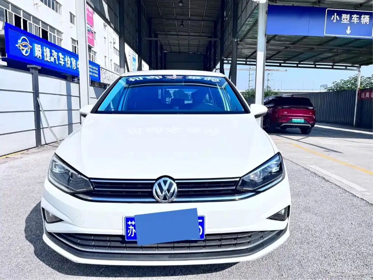 VOLKSWAGEN GOLF SPORTSVAN