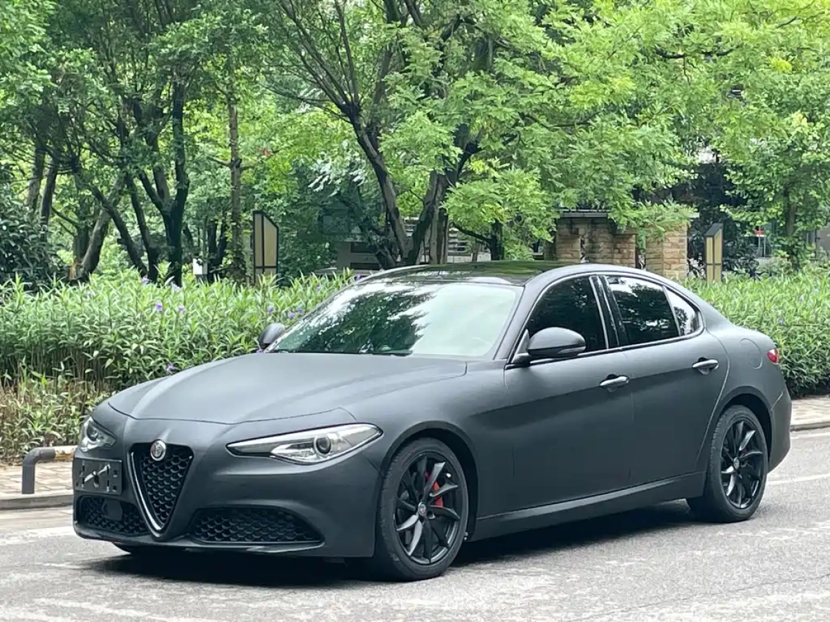 ALFAROMEO GIULIA  2022