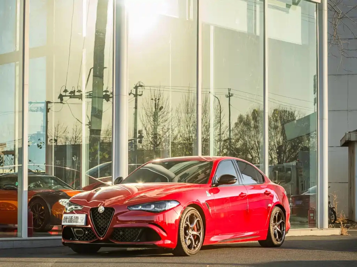 ALFAROMEO GIULIA  2025