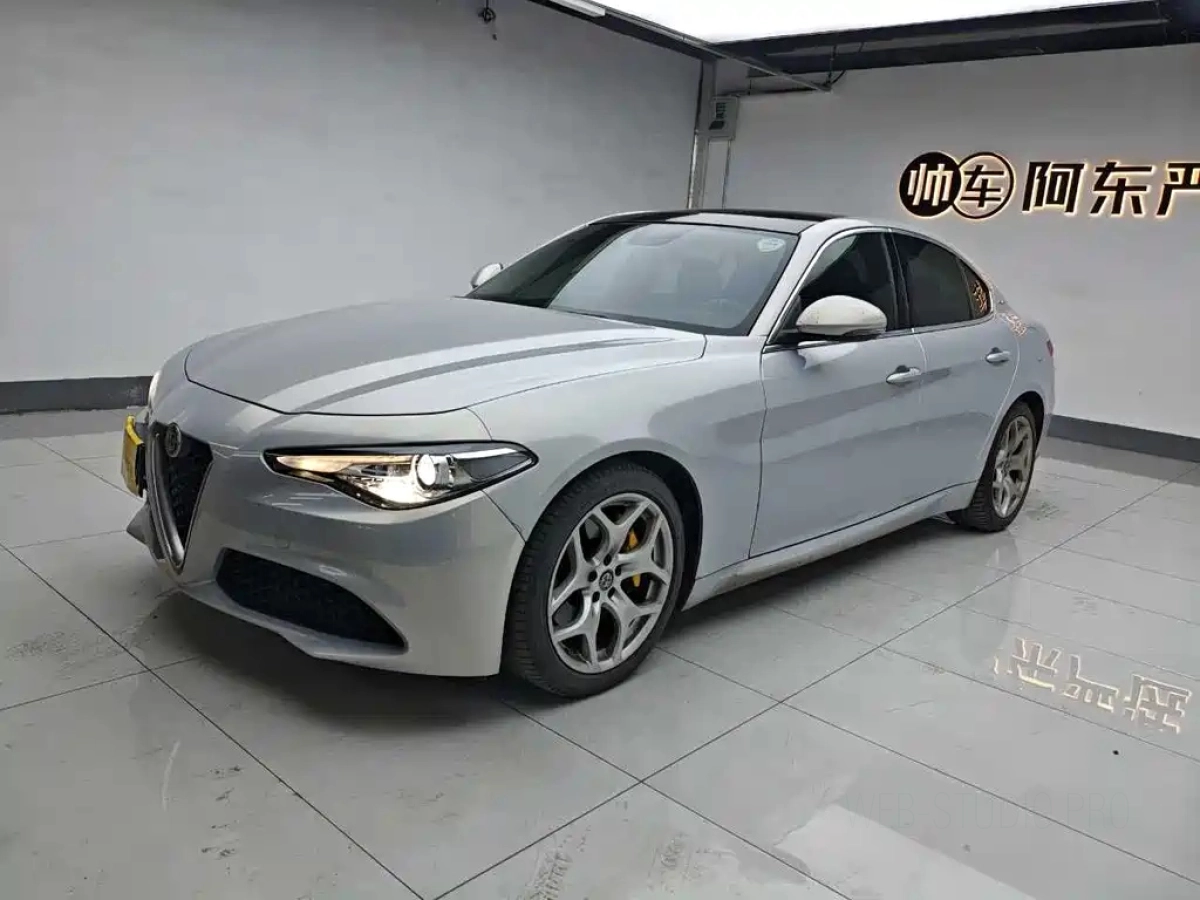 ALFAROMEO GIULIA  2021
