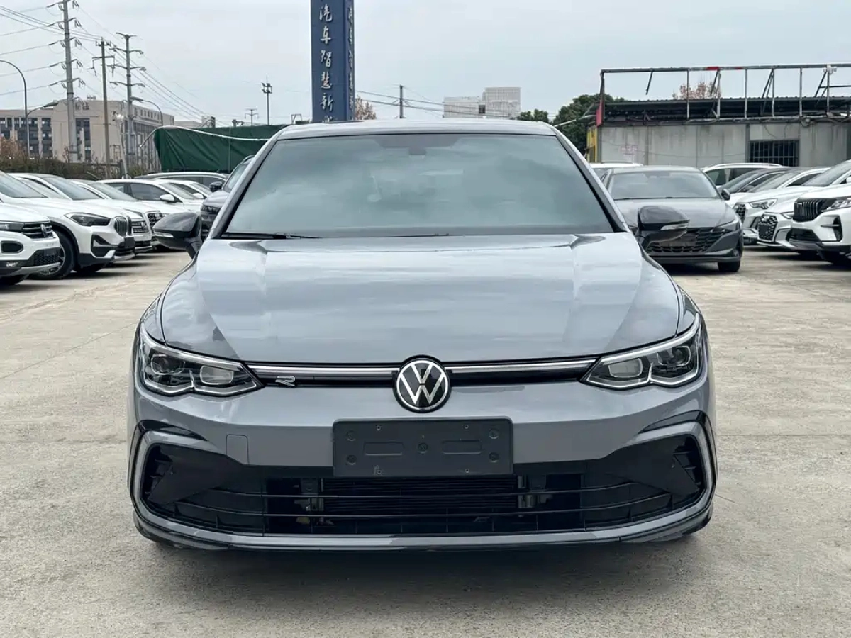VOLKSWAGEN GOLF