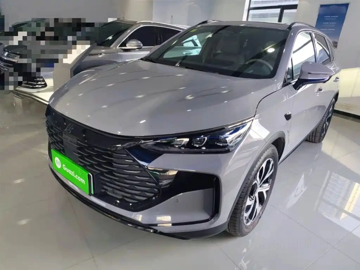 BYD TANG  2025