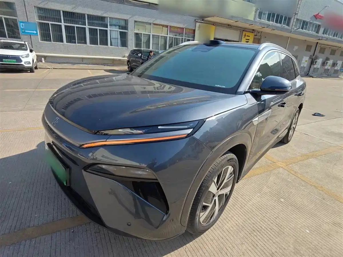 BYD TANG L