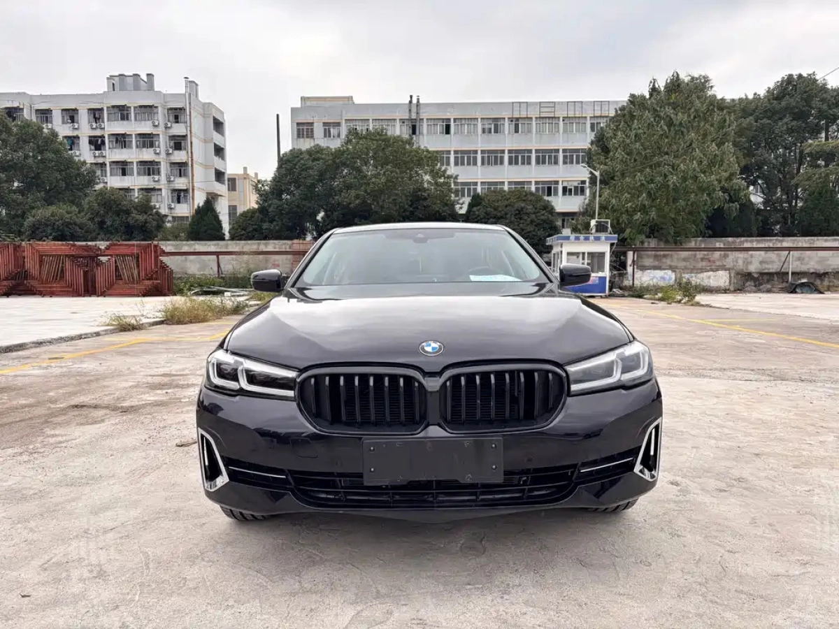 BMW 5 SERIES  2024