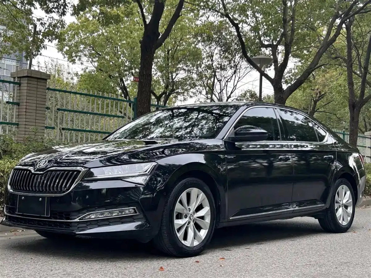 SKODA SUPERB  2020