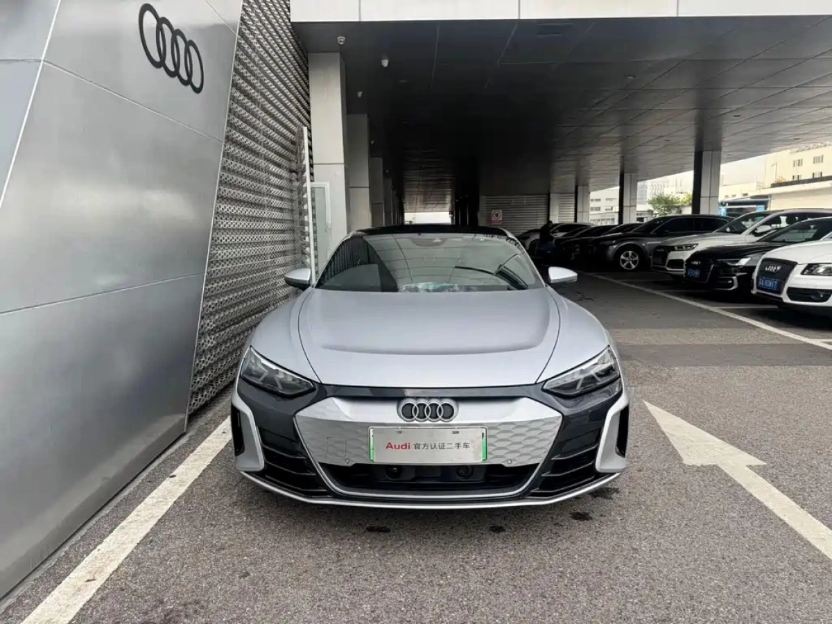 AUDI E-TRON GT