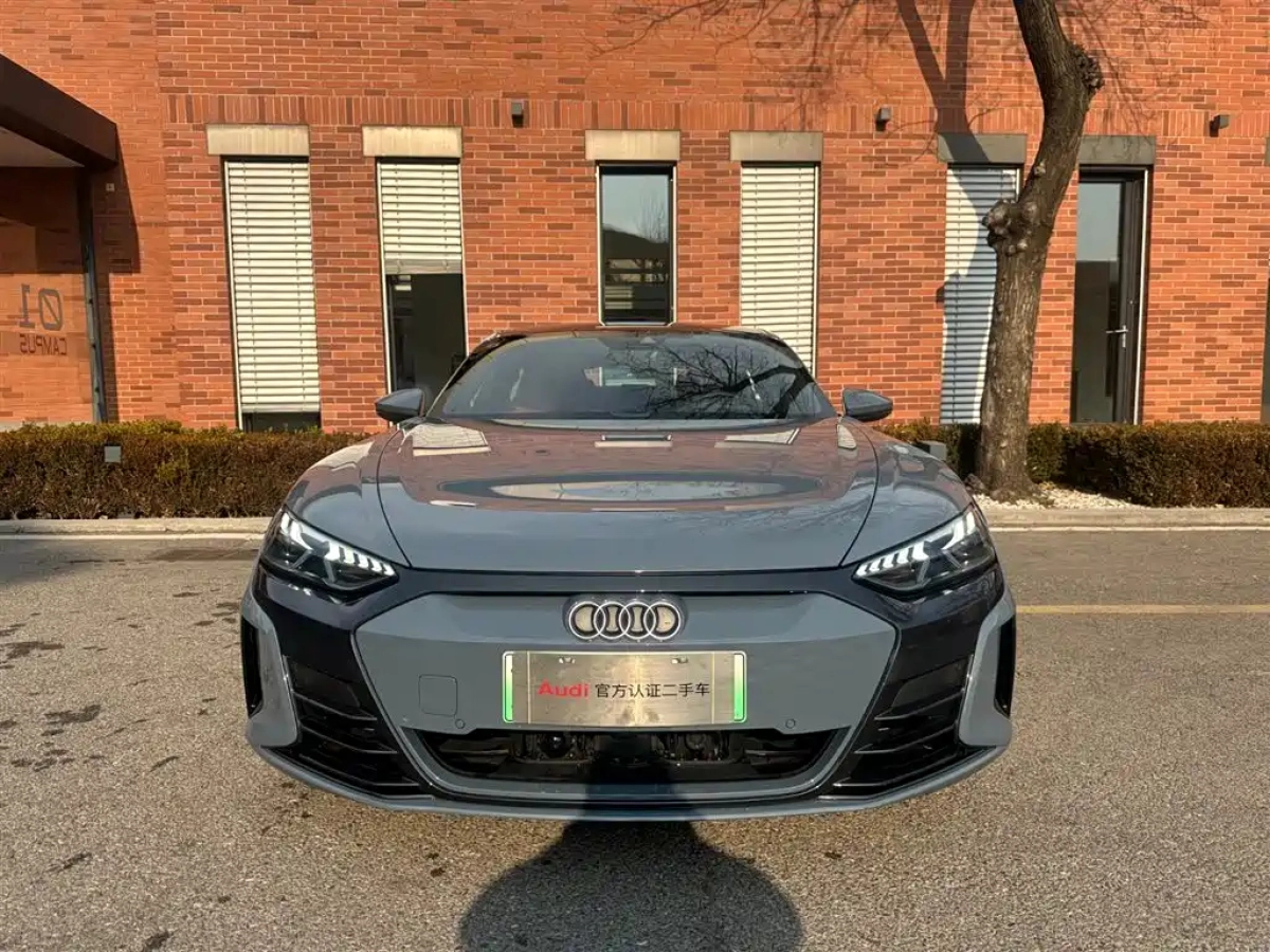 AUDI E-TRON GT