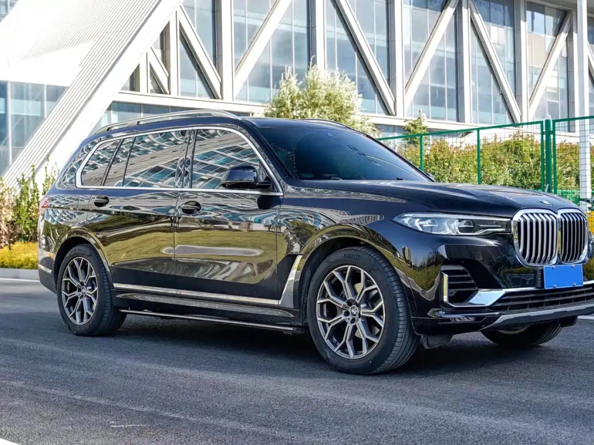 BMW X7  2023