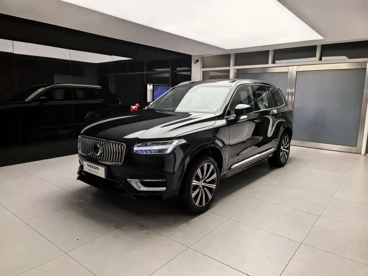 VOLVO XC90  2024