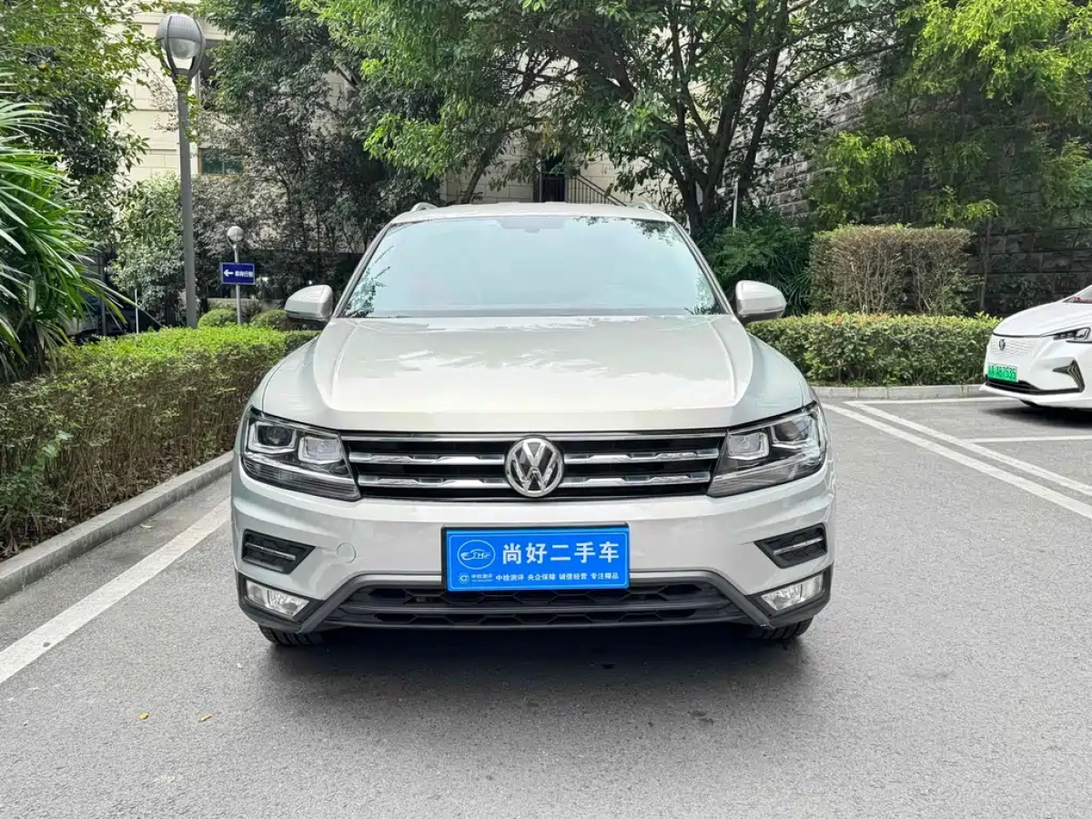 VOLKSWAGEN TIGUAN L