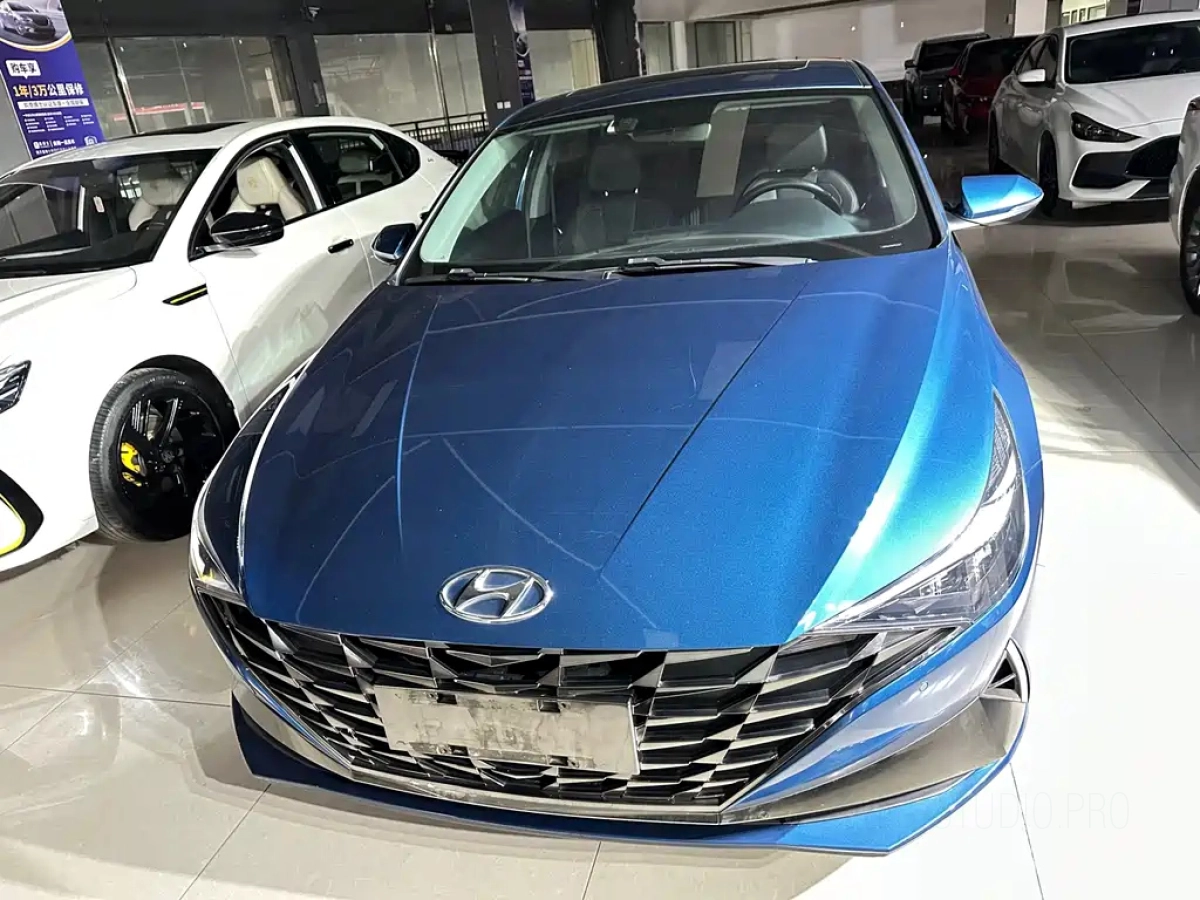 HYUNDAI ELANTRA