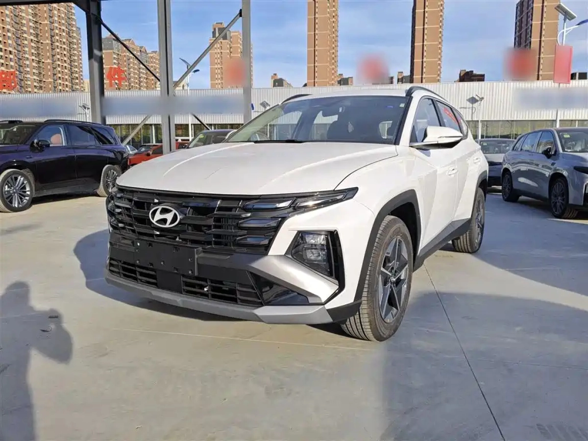 HYUNDAI TUCSON  2025