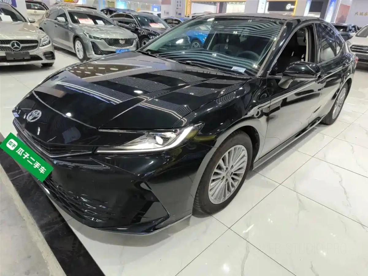 TOYOTA CAMRY  2025