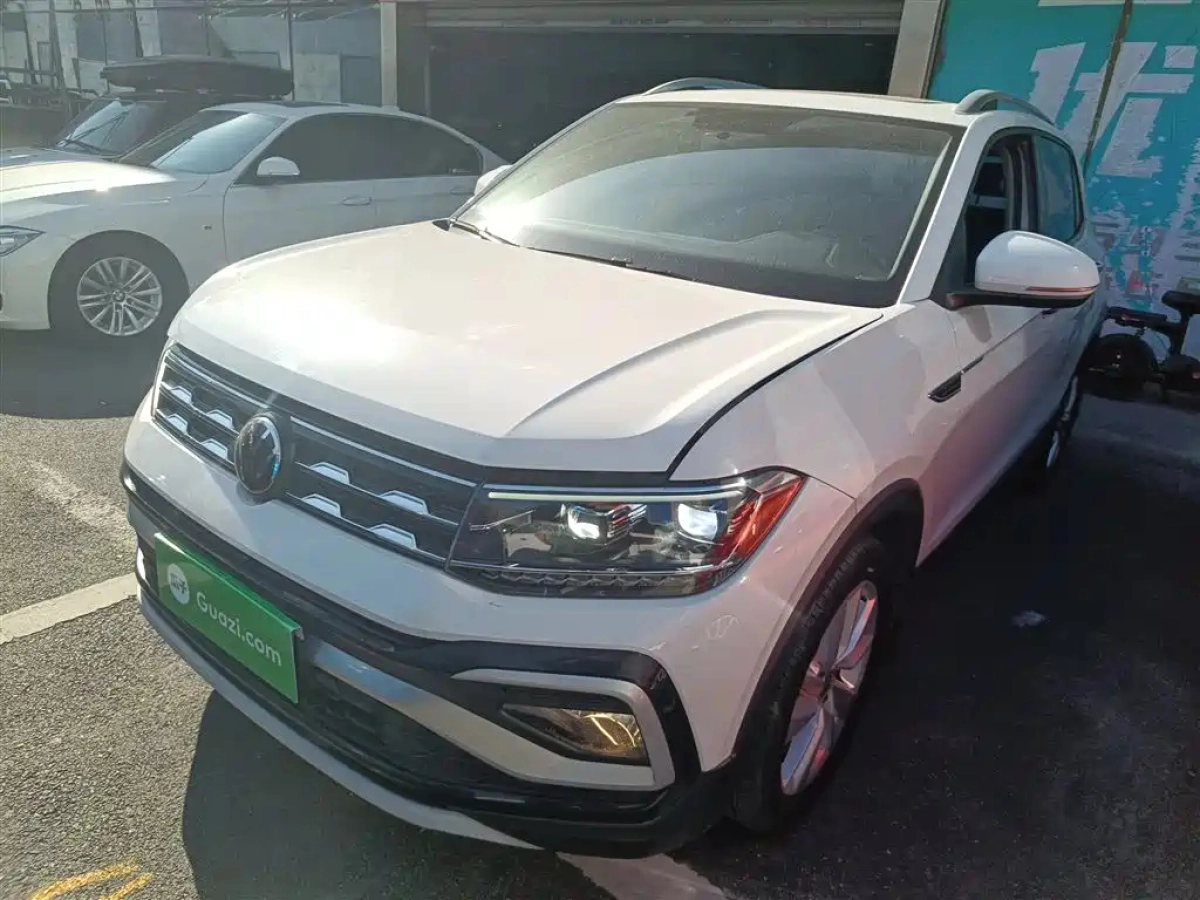VOLKSWAGEN T-CROSS