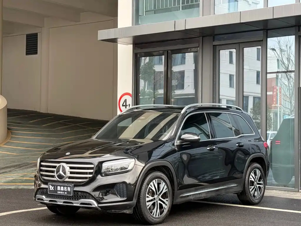 MERCEDES-BENZ GLB  2024