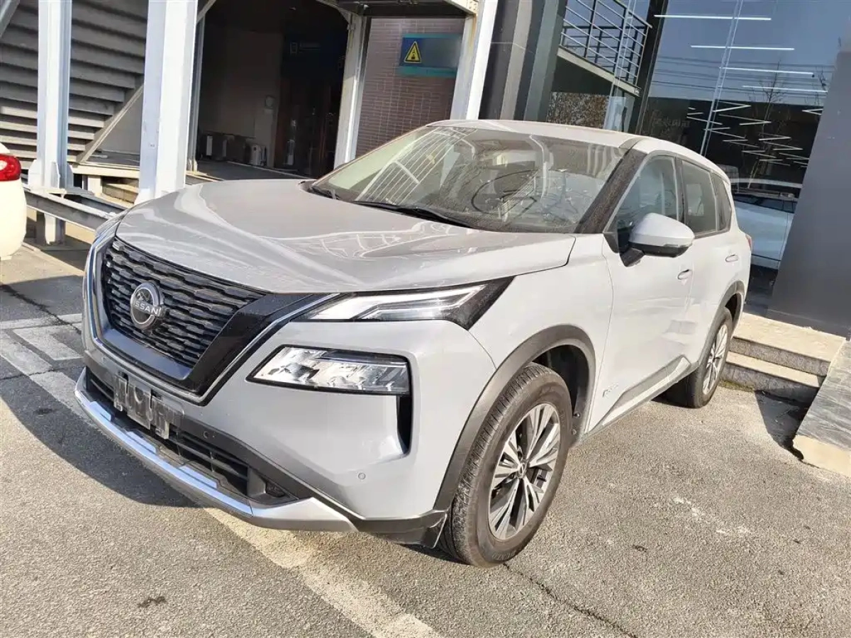 NISSAN X-TRAIL  2024