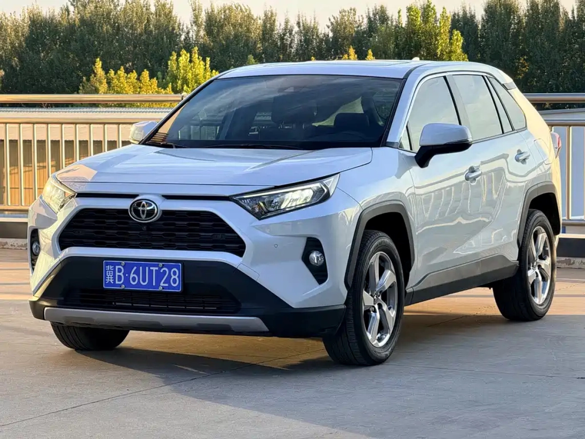 TOYOTA RAV4  2023