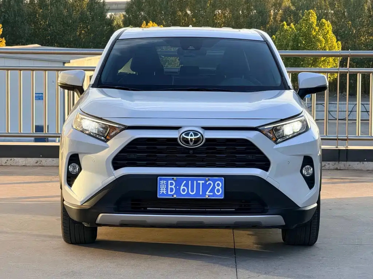 TOYOTA RAV4