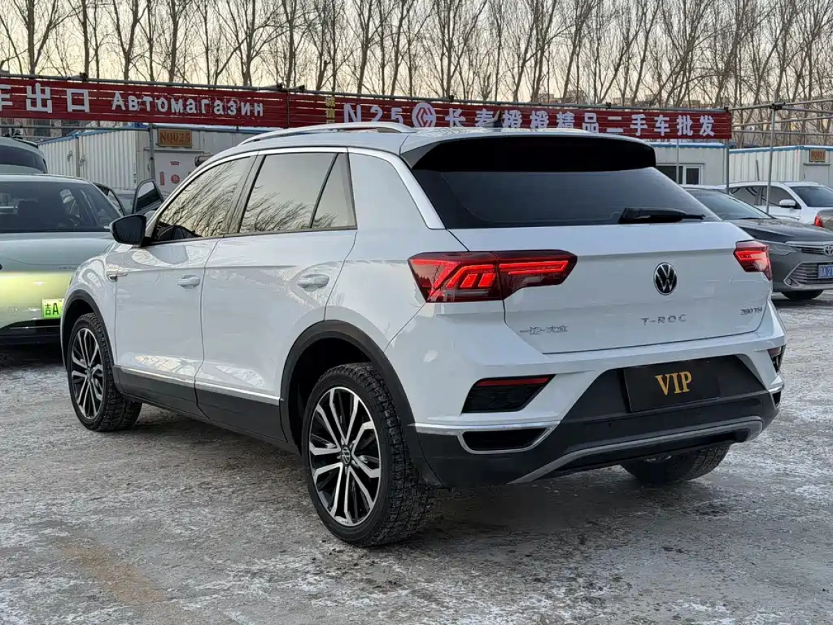 VOLKSWAGEN T-ROC