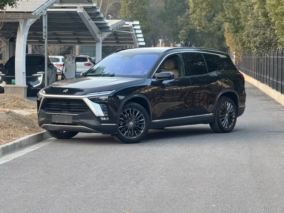 NIO ES8