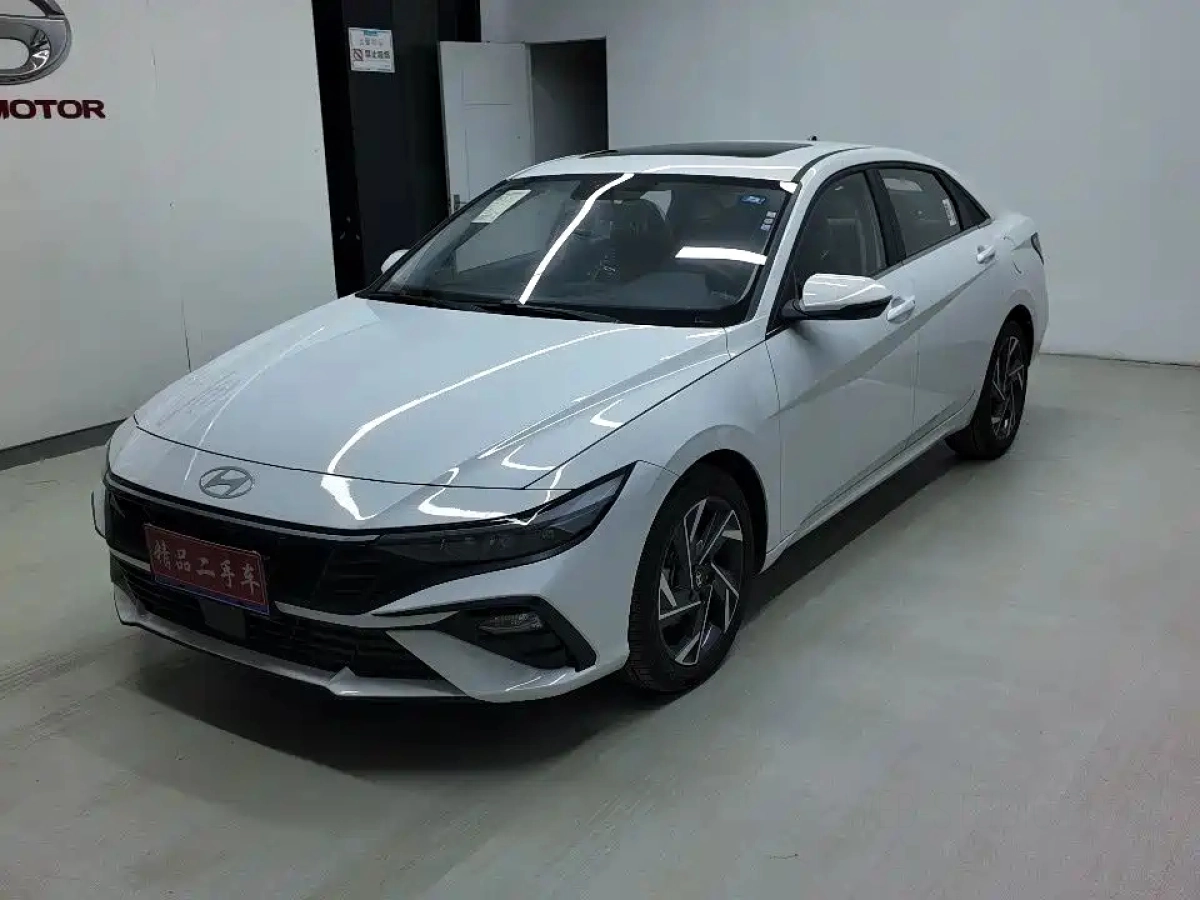 HYUNDAI ELANTRA