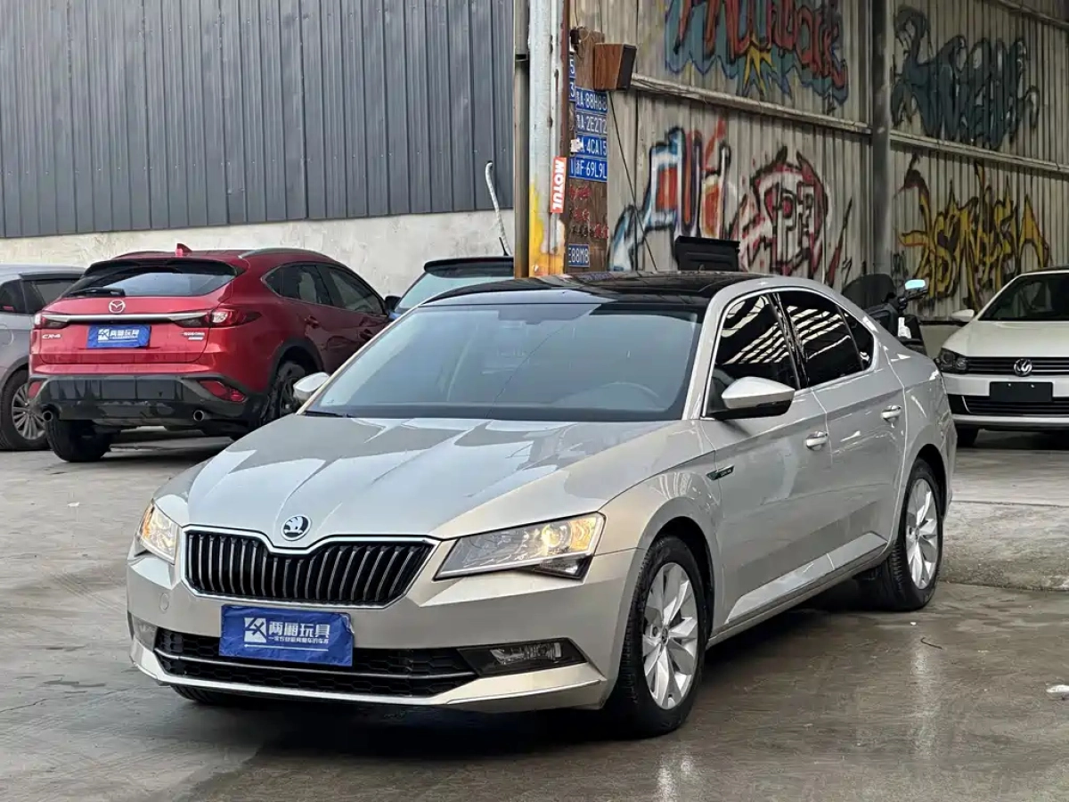 SKODA SUPERB