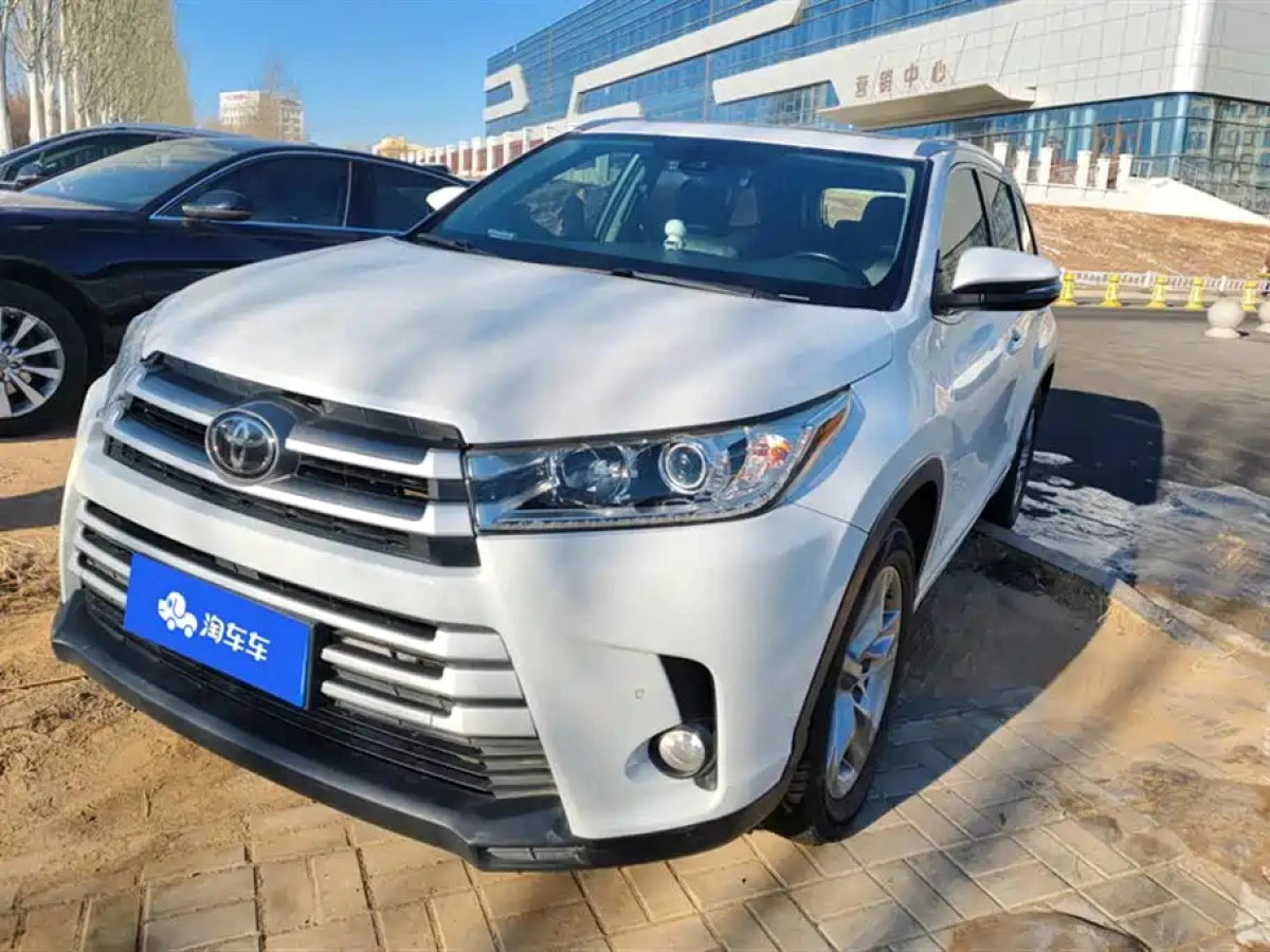 TOYOTA HIGHLANDER