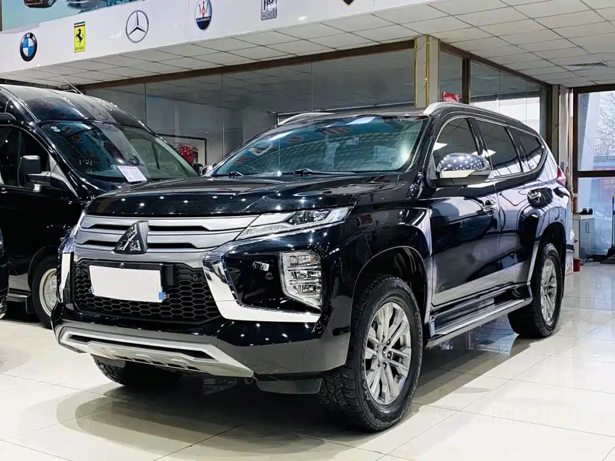 MITSUBISHI PAJERO SPORT IMPORT  2020