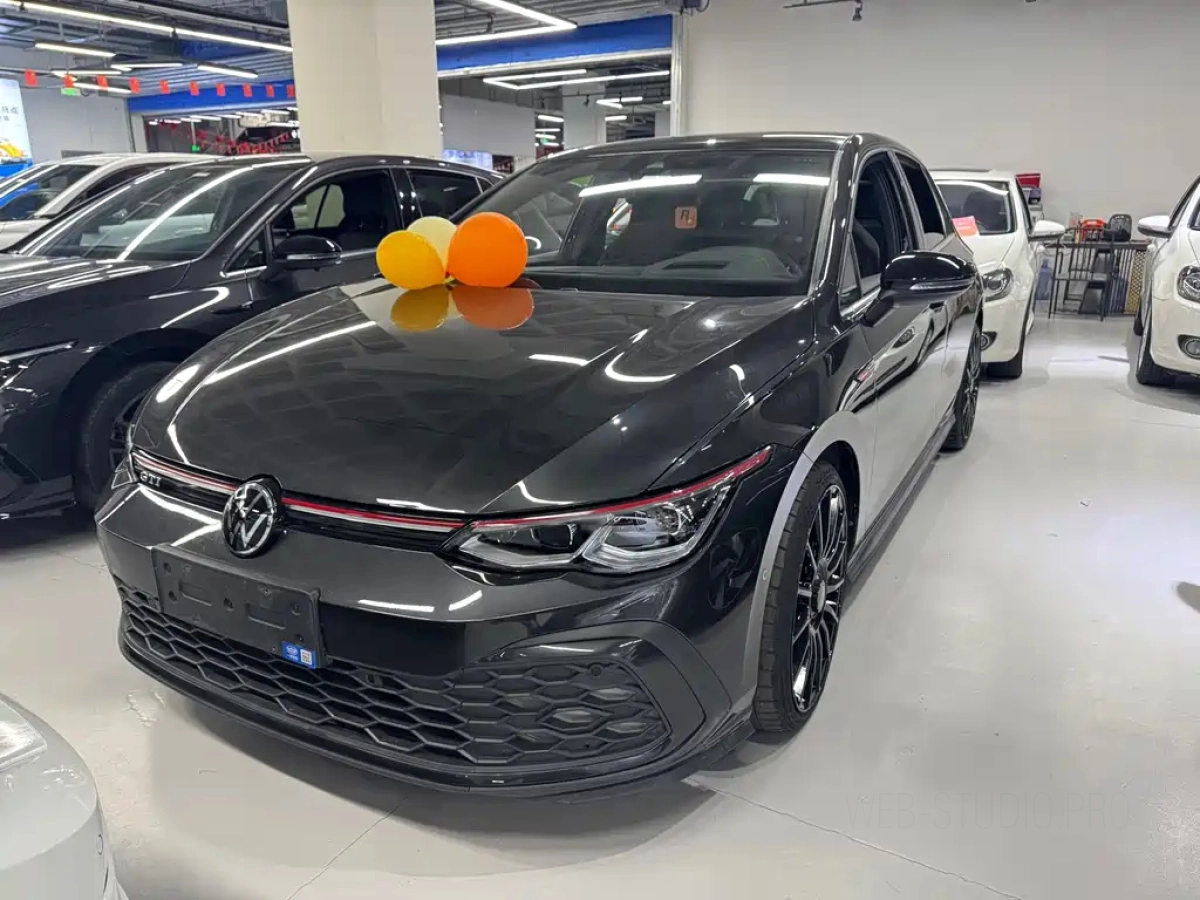 VOLKSWAGEN GOLF GTI  2024