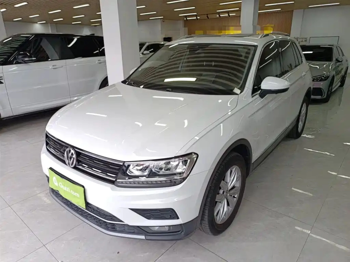 VOLKSWAGEN TIGUAN