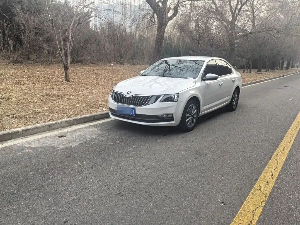 SKODA OCTAVIA  2021