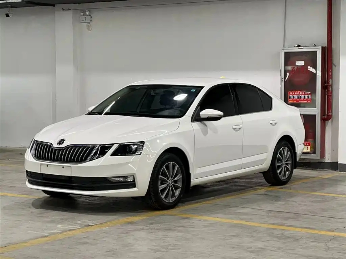 SKODA OCTAVIA  2021