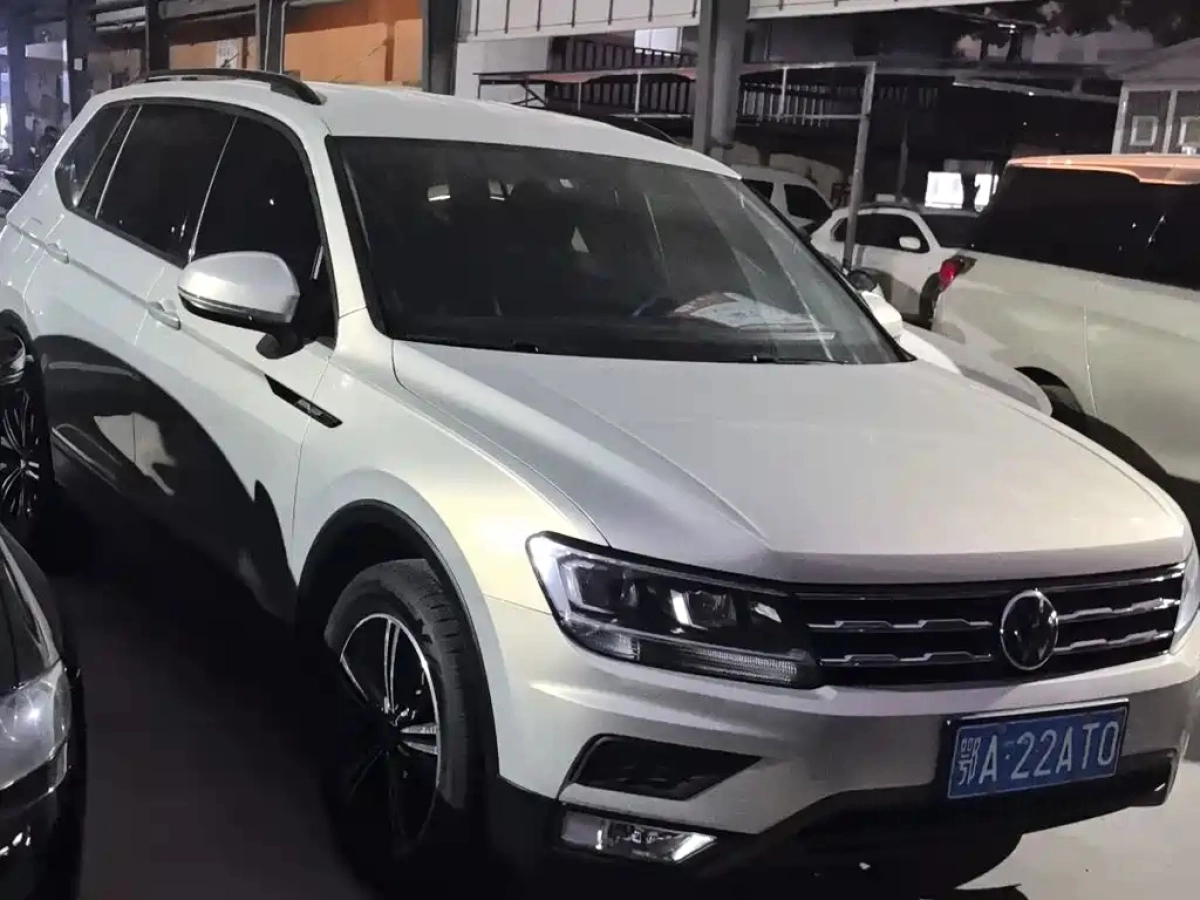 VOLKSWAGEN TIGUAN L  2021