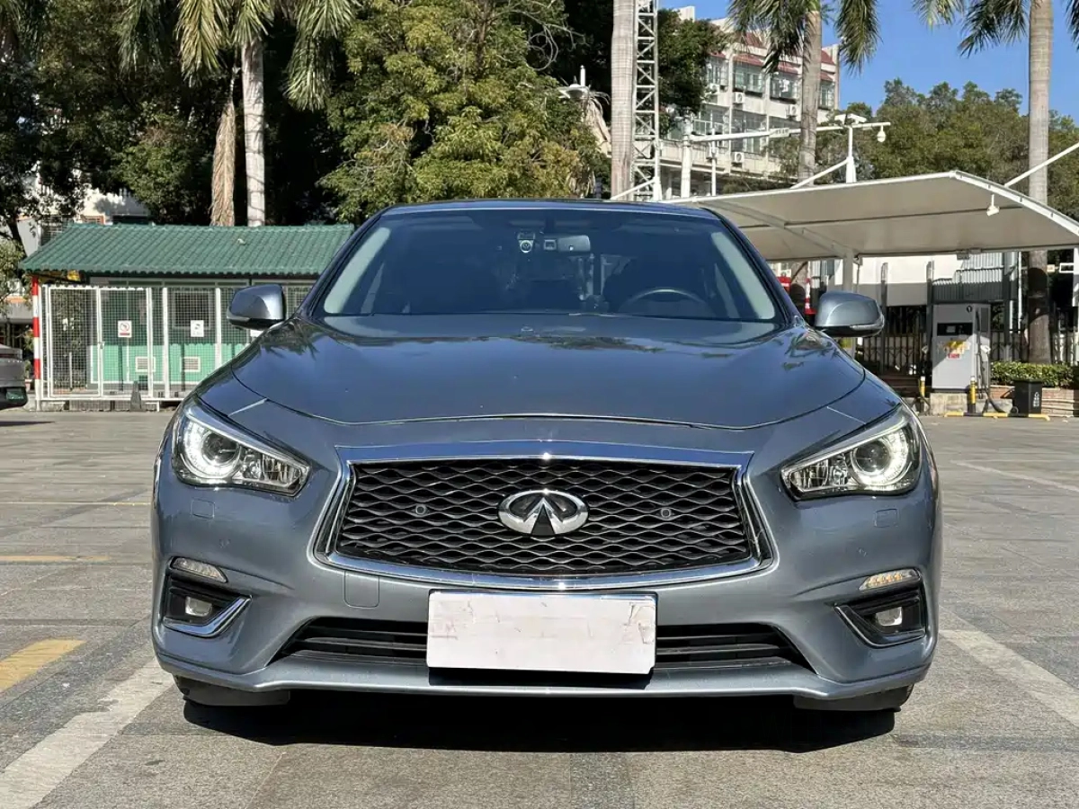 INFINITI Q50L