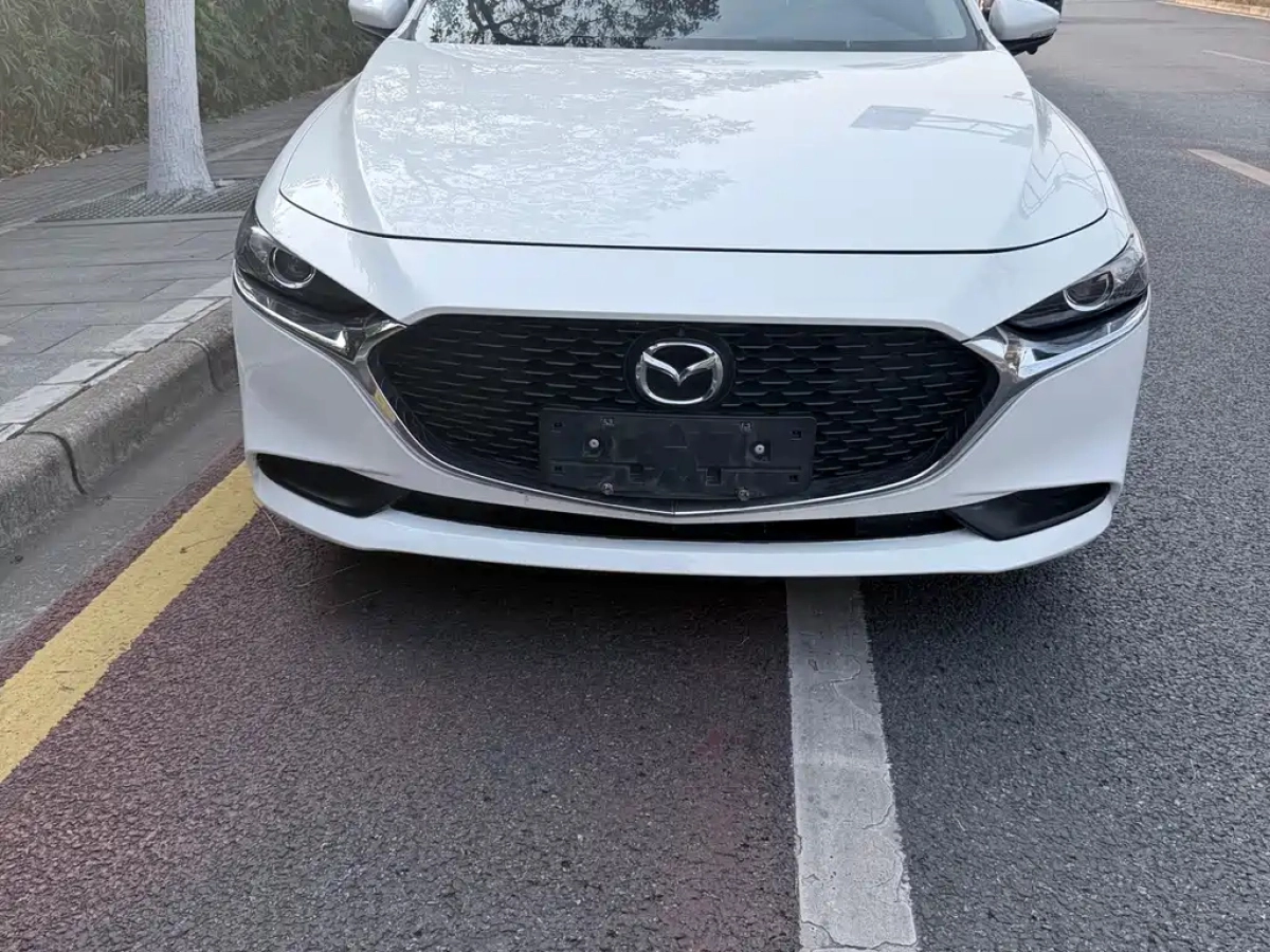 MAZDA 3 AXELA