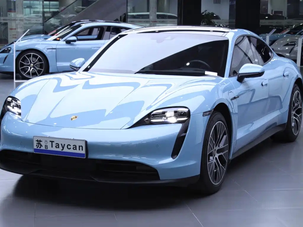 PORSCHE TAYCAN  2024