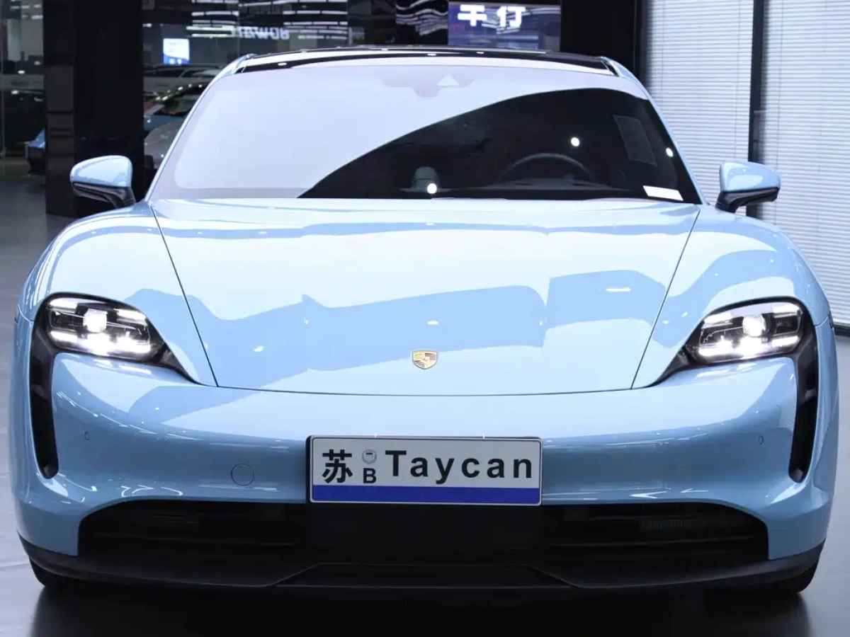 PORSCHE TAYCAN