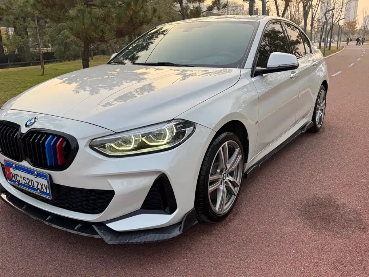 BMW 1-SERIES  2019