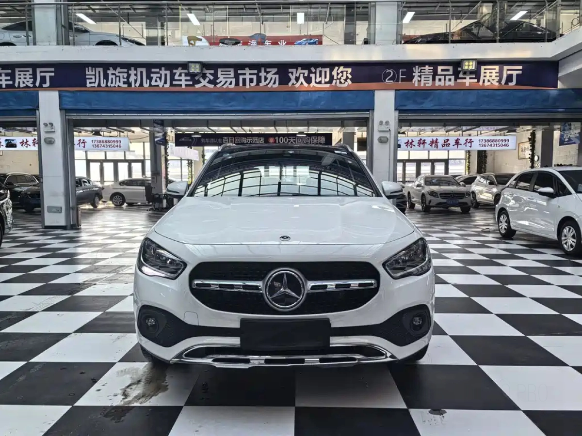 MERCEDES-BENZ GLA