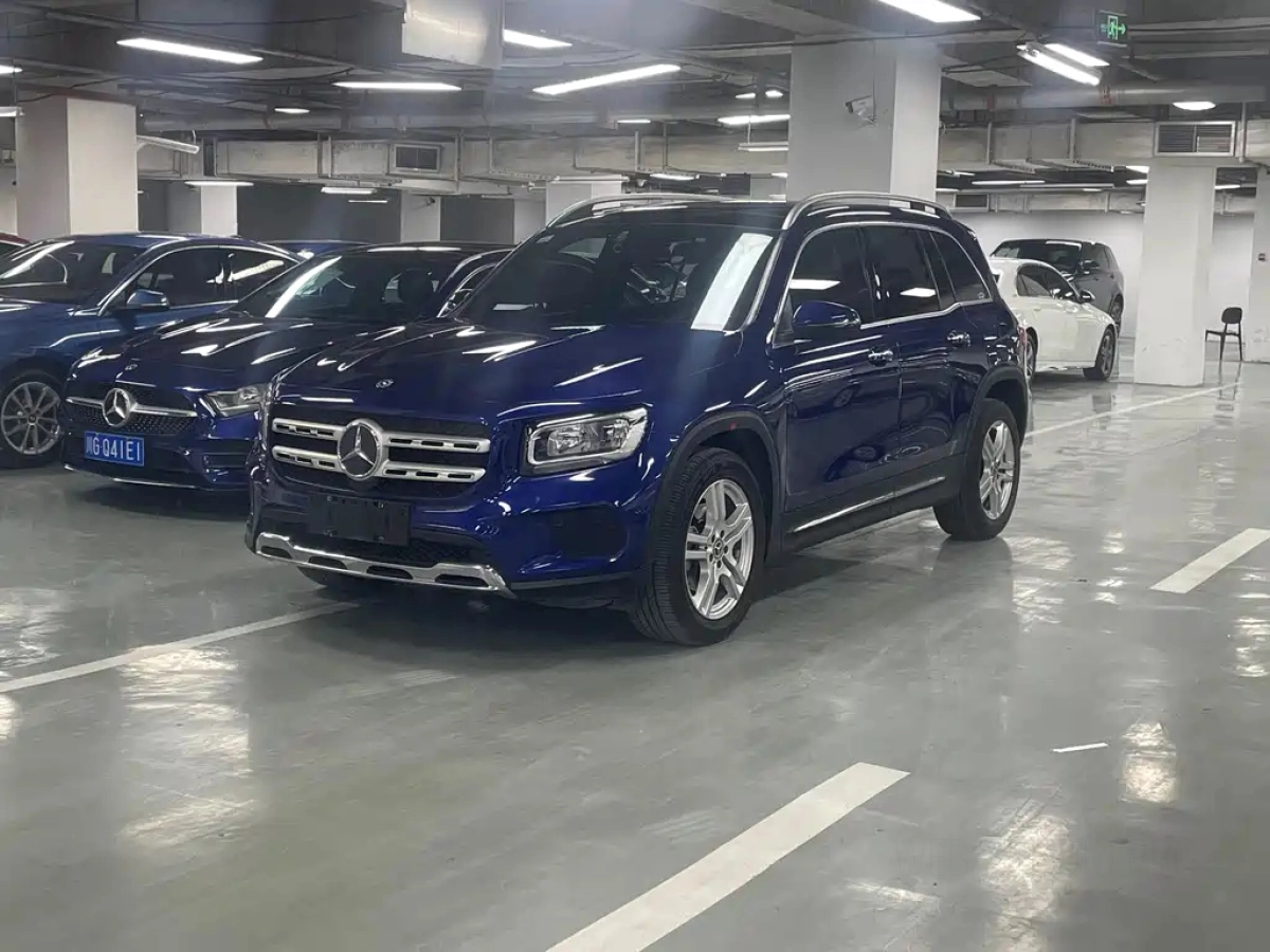 MERCEDES-BENZ GLB