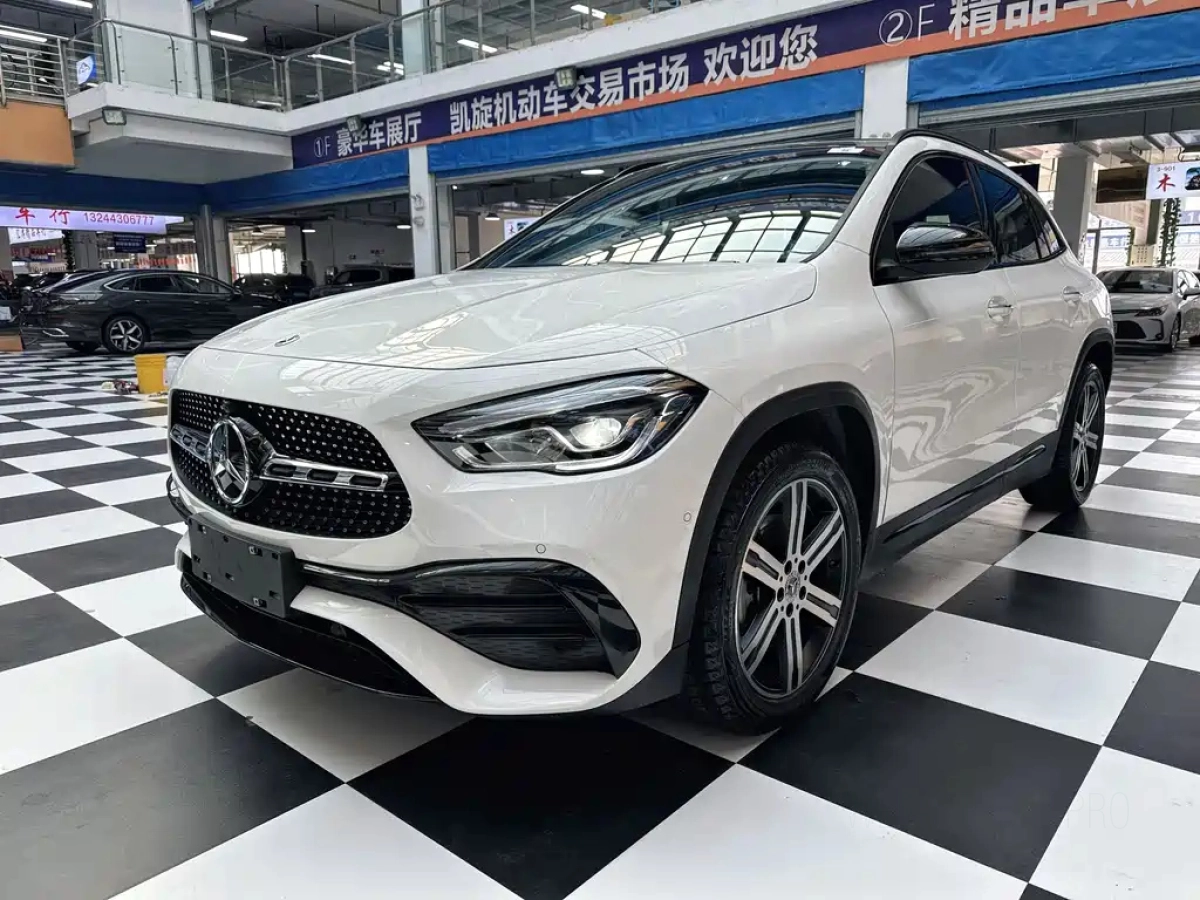 MERCEDES-BENZ GLA  2022