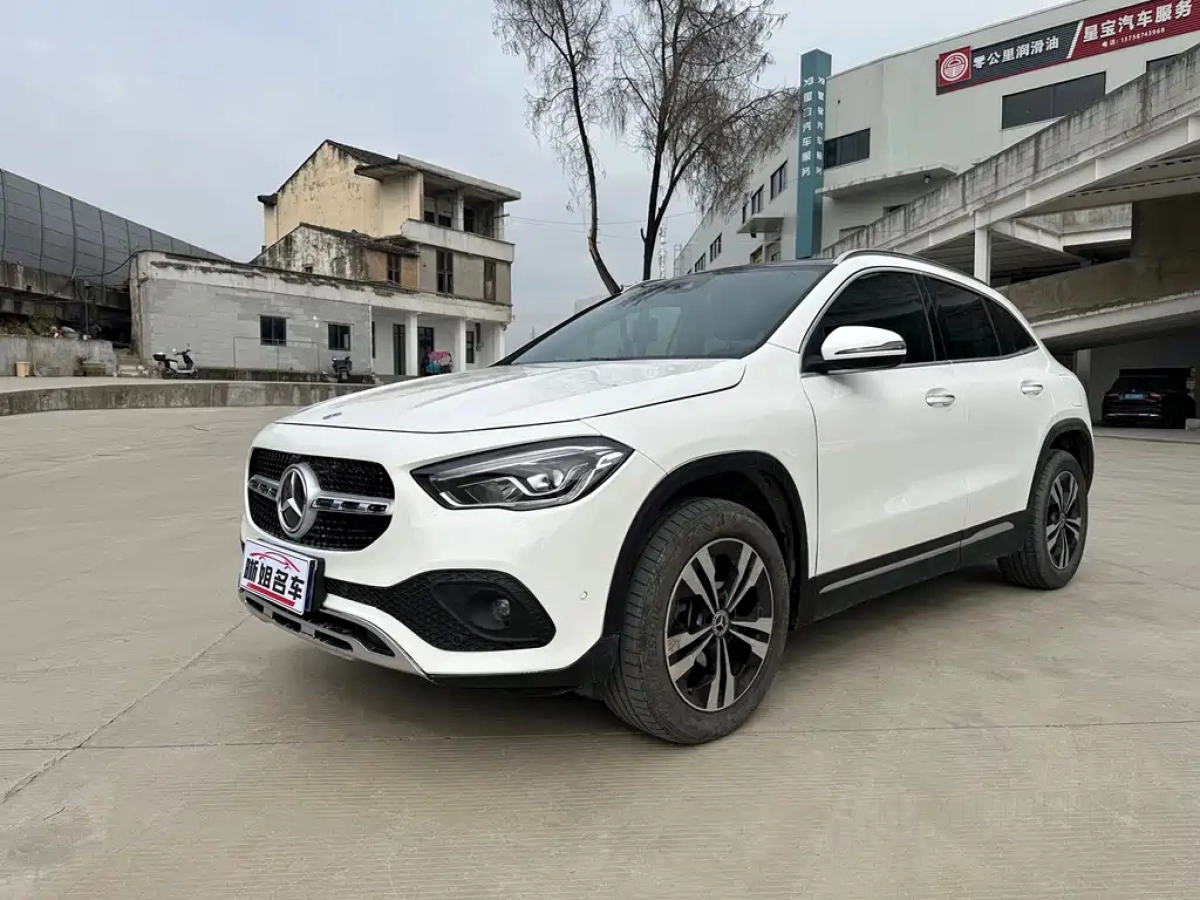 MERCEDES-BENZ GLA  2023